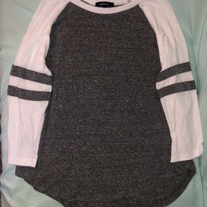 Quarter-lengthed sleeve shirt